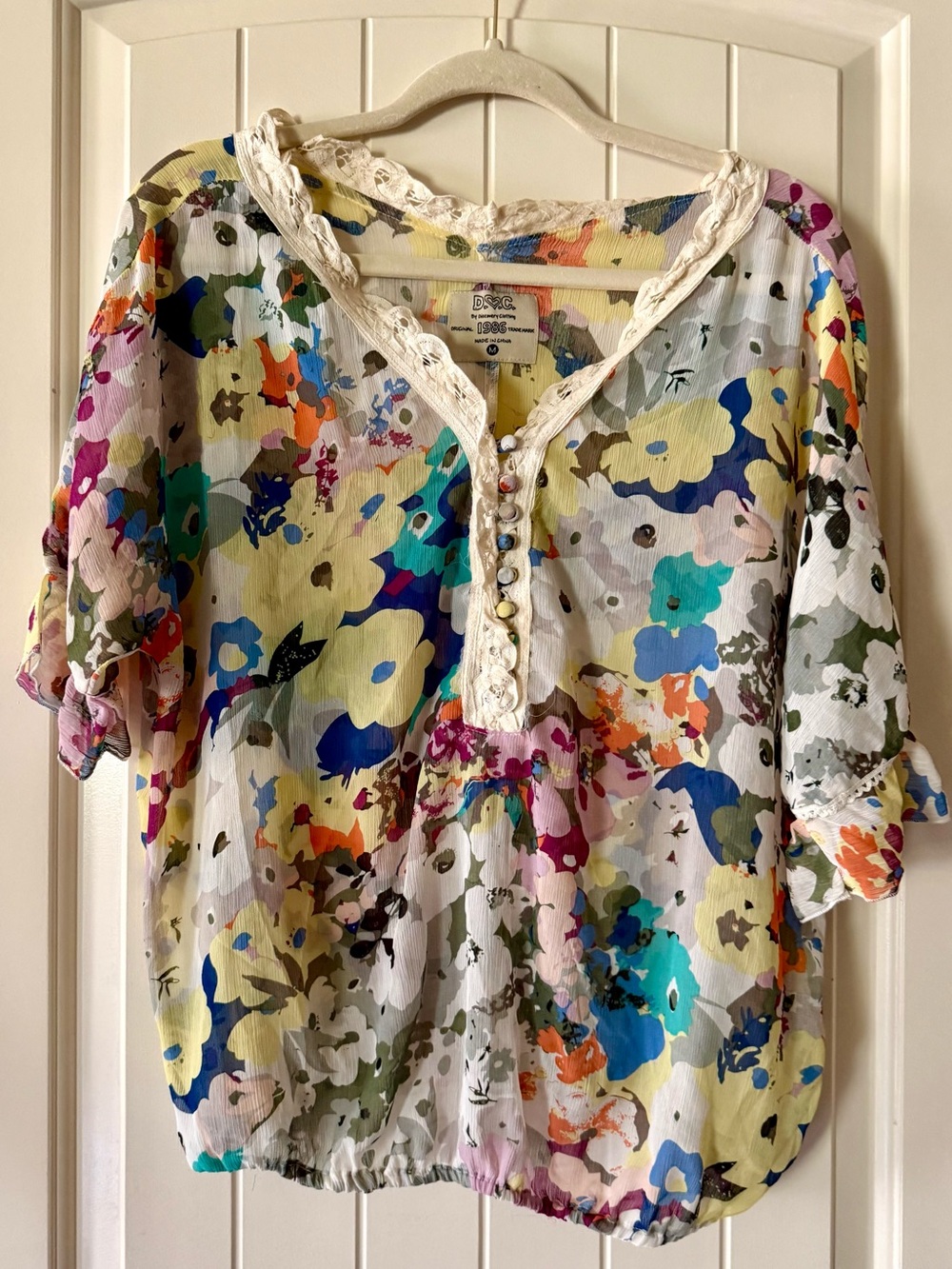Beautiful Cream Multicolor Floral Lace-Trim Button Peasant Blouse